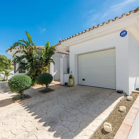 Βίλα New On Avenida Frutales Εστεπόνα