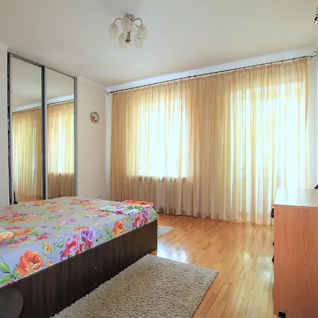 Βίλα New On Avenida Frutales Εστεπόνα